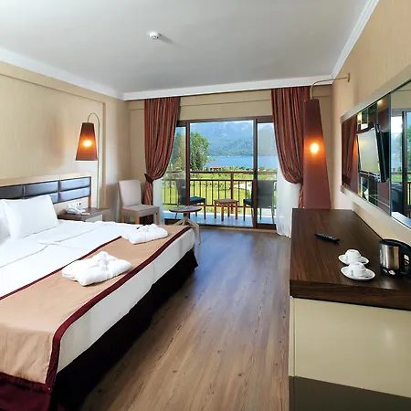 Hotel & 5*