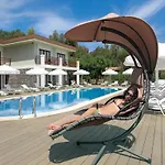 Hotel &