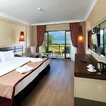 Hotel & 5*