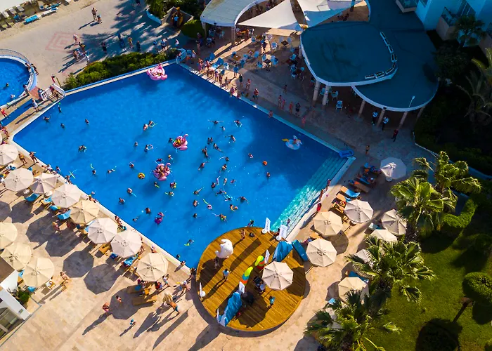 & Hotel 5*