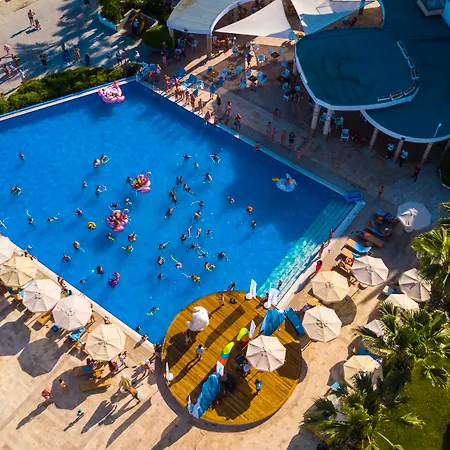 & Hotel 5*